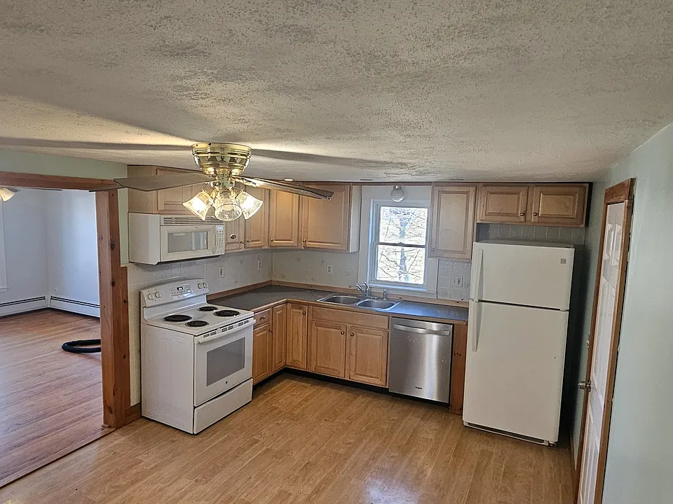 eat in kitchen