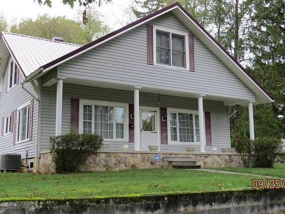 3rd image of 1011 Virginia Ave NE