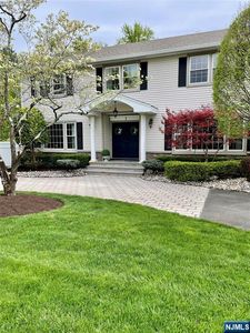 7 Windsor Pl, Old Tappan, NJ, 07675