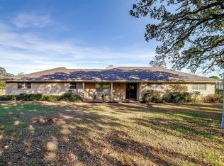 561 Hoover Rd, Burleson, TX 76028