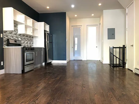 Rented by Aron Fried, LREB | media 1
