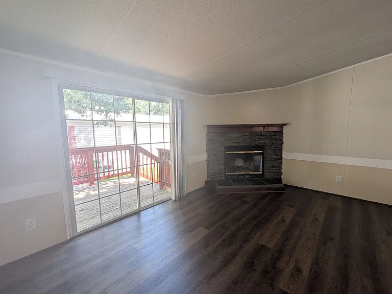 1105 S Rogers St — Photo 55