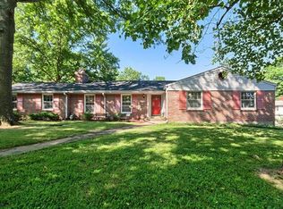 311 Geyer Forest Dr, Saint Louis, MO