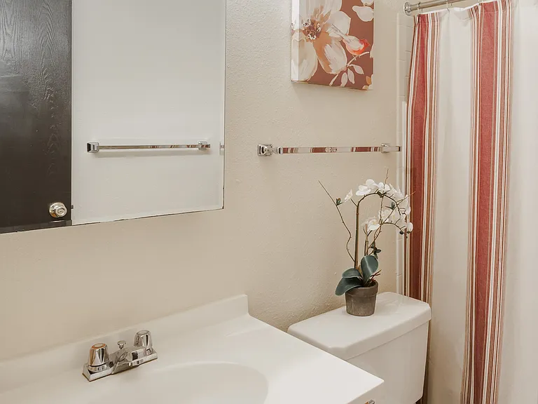 Aspenleaf Apartments — Photo 27