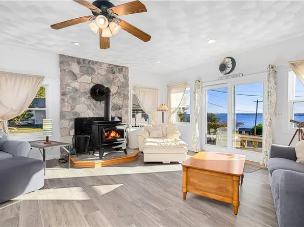 34 Pier Rd, Prudence Island, RI 02872