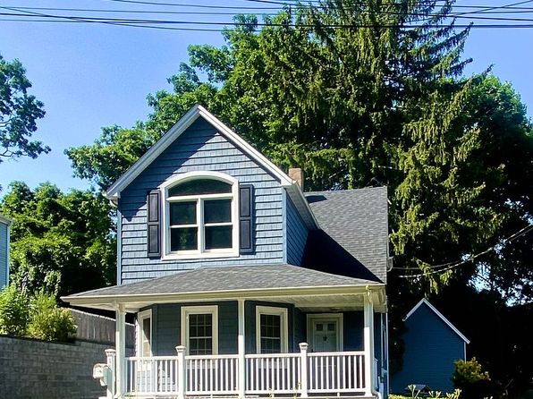 18 Pine Dr