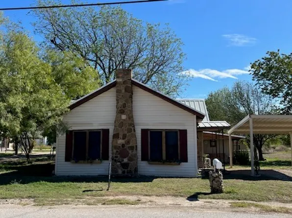 334 N Knox St, Jacksboro, TX 76458