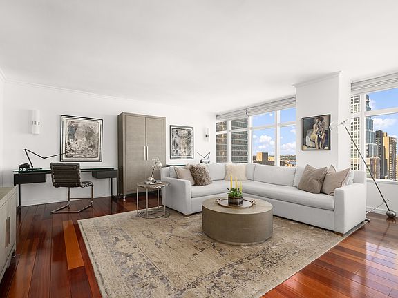 3rd image of 160 W 66th St APT 31D