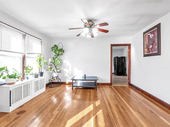 5th image of 115 Orient St