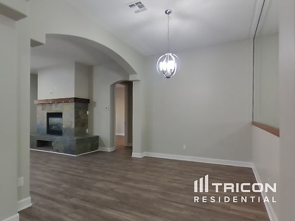 3rd image of 43378 W Oakland Ct