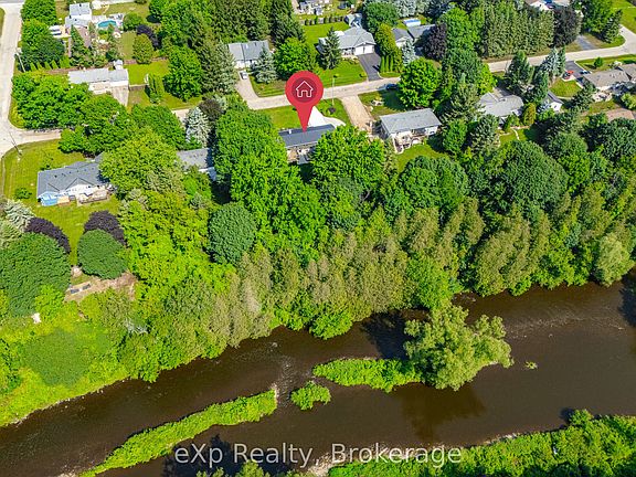 3rd image of 836 Bon Accord St