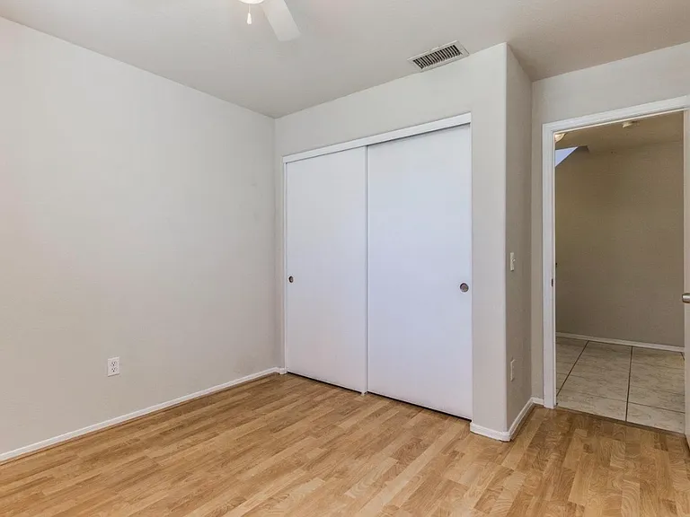 6809 S 39th Ln — Photo 7