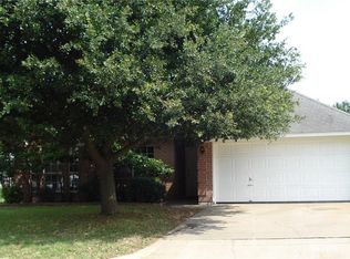 1521 Sunflower Ln, Granbury, TX 76048