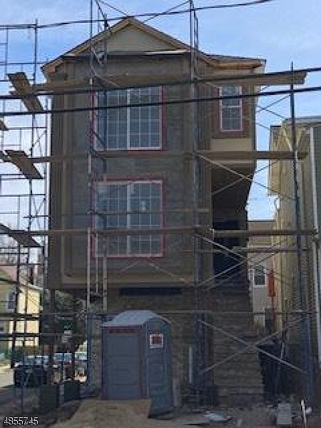 2nd image of 132 Washington Ave