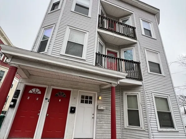 97 Blossom St, Fitchburg, MA 01420
