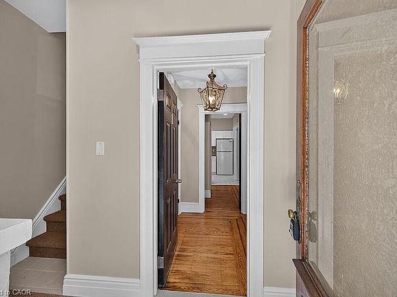 3rd image of 103 Mary St