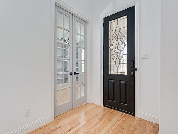 5th image of 968 Highpoint Way