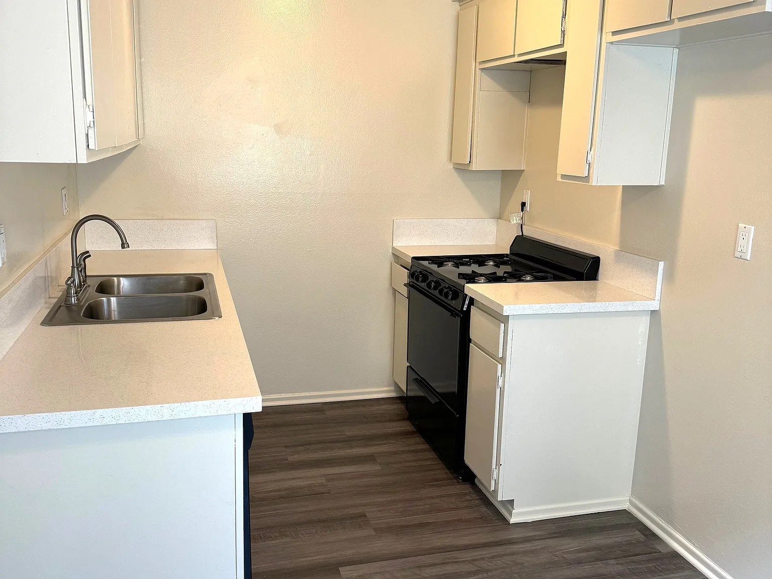 Villa Serena Apts — Photo 2
