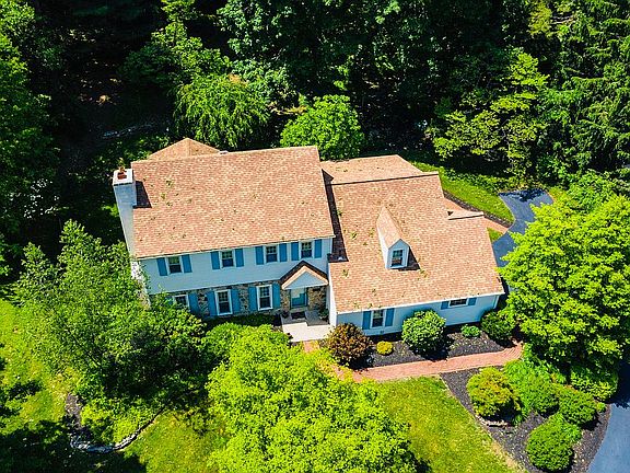 3rd image of 160 Beacon Dr W