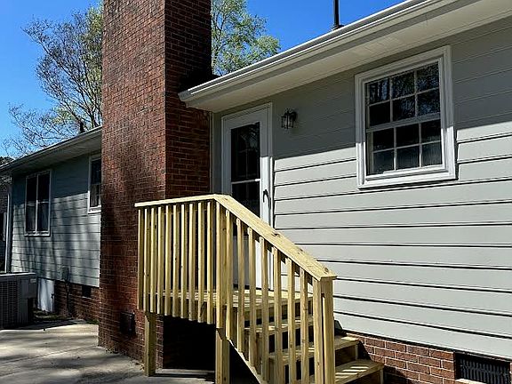 5th image of 50 Monica Dr