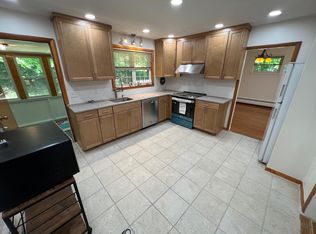 409 Lowell Ave #1, Newtonville, MA 02460