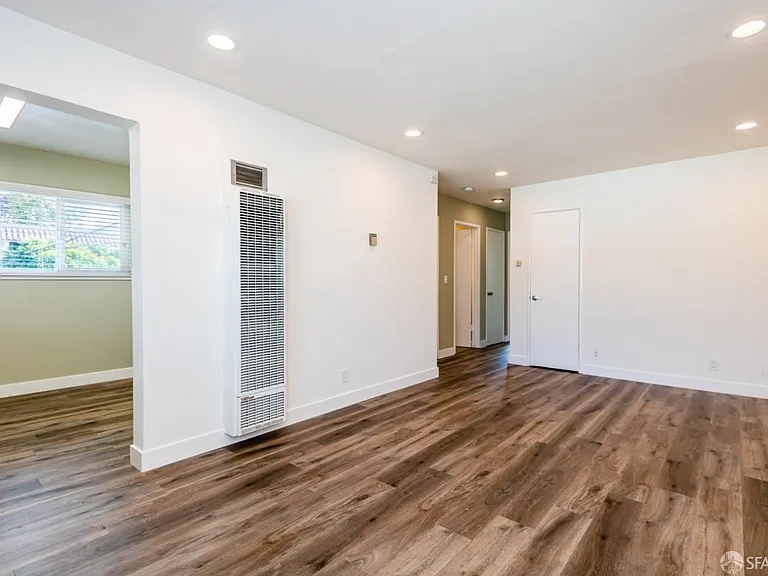 990 Helen Ave — Photo 3