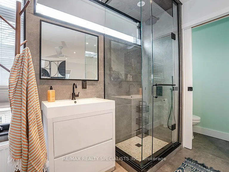 238 Pape Ave #COACH — Photo 22