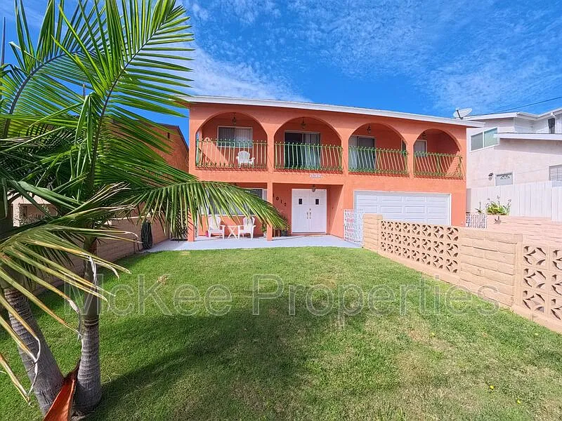 3 bed, 3.0 bath, 2000 sqft, $3,975 — Photo 1