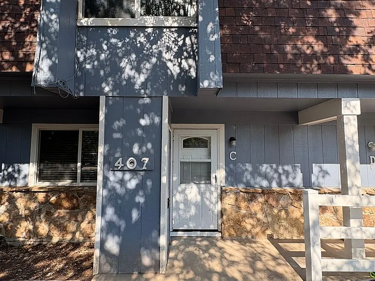 407 Loma Linda Dr — Photo 1