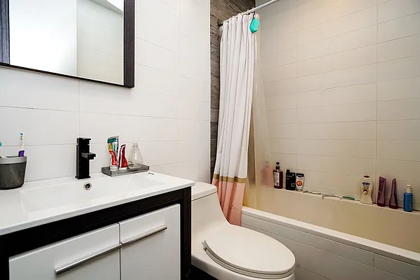 Rented by EXR | media 25