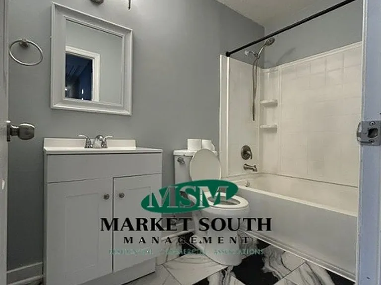 738 E Anderson St — Photo 27