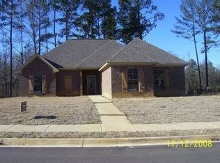 457 Silver Hl, Pearl, MS 39208