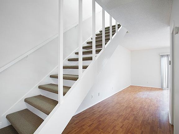 4th image of 99 N Hermosa Ave APT B