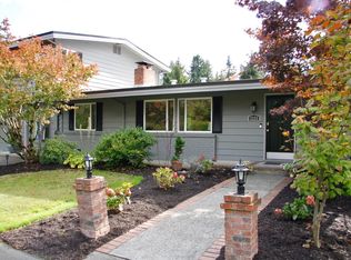 2223 76th Ave NE, Medina, WA 98039