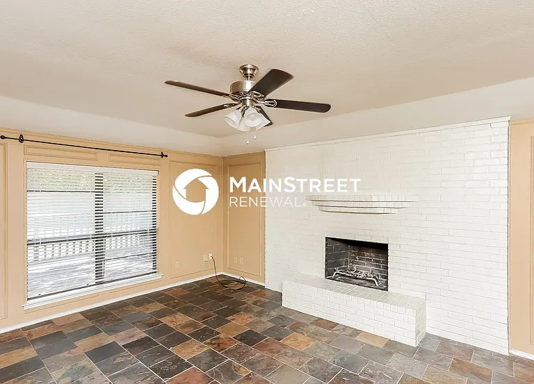 1003 Glenn Dr — Photo 3