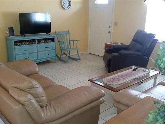 4th image of 4342 McCullough St