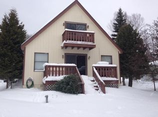 7061 Stanley Ct, Petoskey, MI 49770