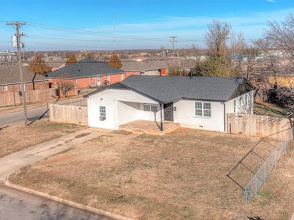 3rd image of 701 SE 60th St