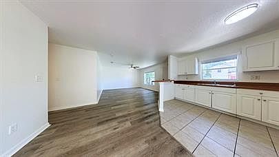 4th image of 2961 Freemont Ter S