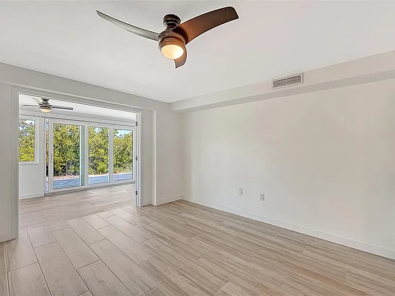 909 Spanish Dr N — Photo 27