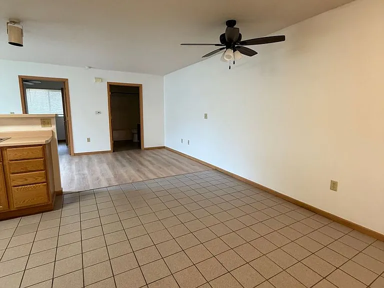 4300 Fireclay Ct — Photo 4
