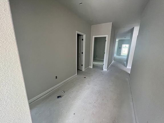 1003 Gray Fox Loop Interior Image 3