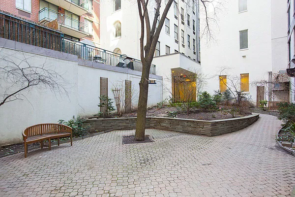 Rented by Nest Seekers International | media 12