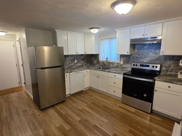 5 Royal Dane Dr APT 46, Marshfield, MA 02050