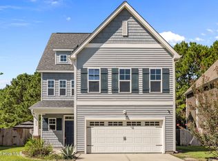 403 Pebble Shore Dr, Sneads Ferry, NC 28460
