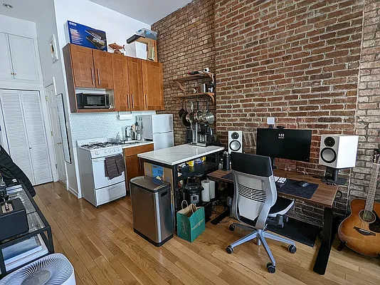 Rented by Guidance Realty Corp. | media 4