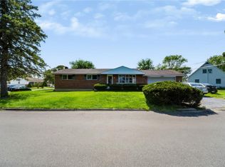 7438 Catalpa Dr, Macungie, PA 18062