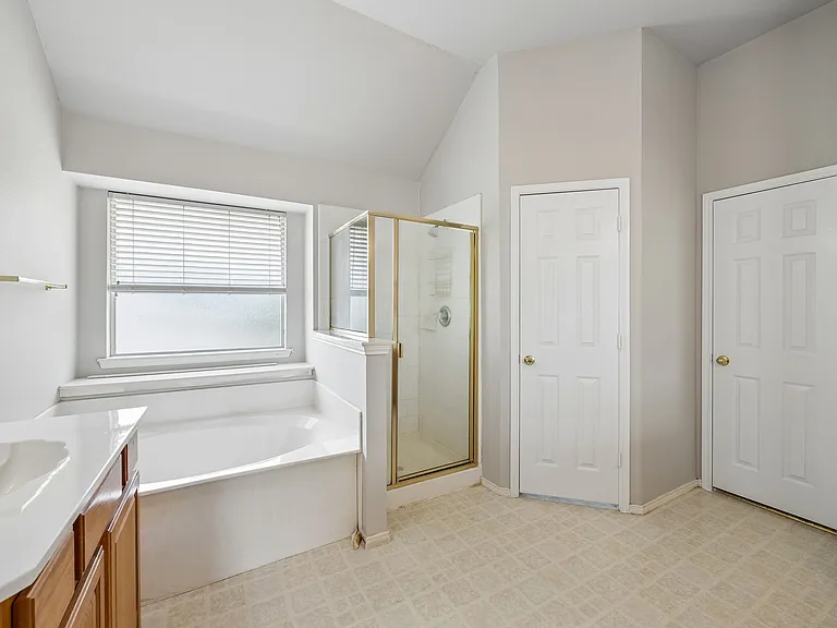 3702 Senada Trl — Photo 12