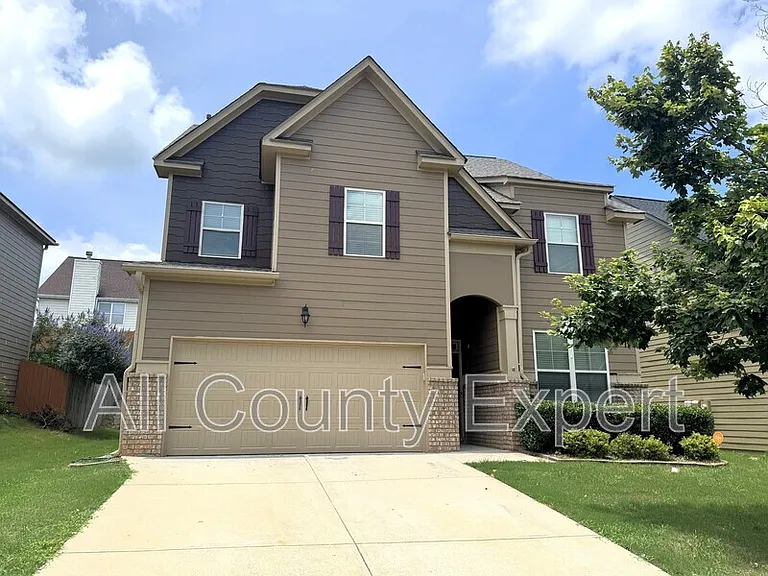 5065 Rialto Way — Photo 1
