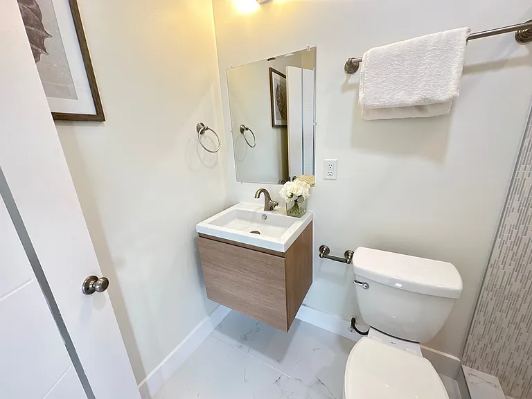 1940 3rd St NE #14 — Photo 8